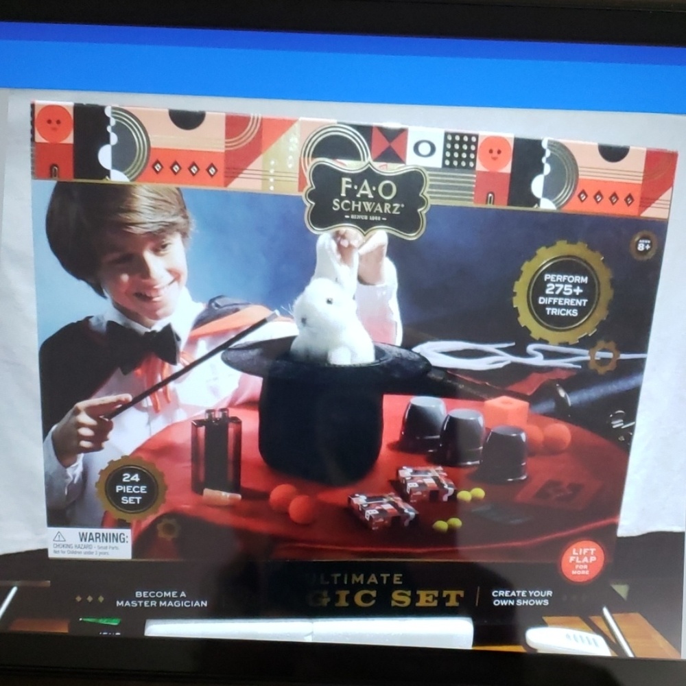 New F.A.O. Schwartz Magic Set
